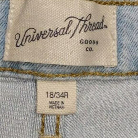 Vintage Straight Light Wash Denim Jeans | Universal Thread  | 18 - Picture 6 of 13